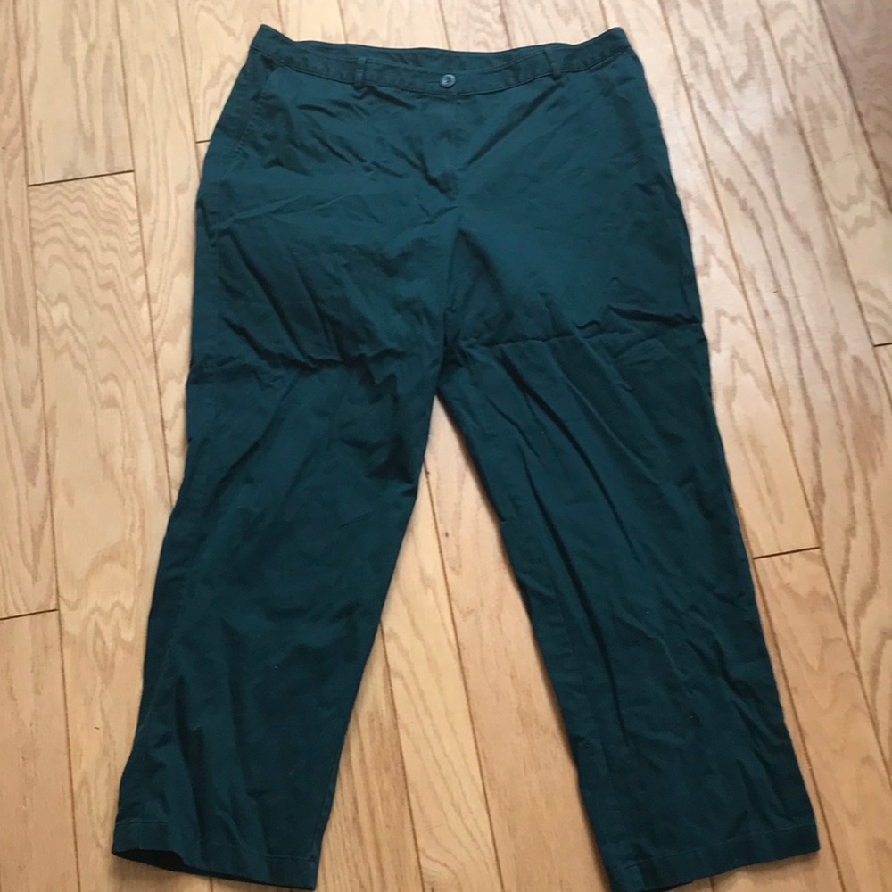 LL Bean Women’s chinos forest green size 18